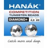 Tungstenové hlavičky Hanák Competiton DIAMOND+ stříbrné (20 kusů)
Barva: stříbrná
Díky speciálnímu provedení DIAMOND+, kdy v hlavičce je ponechán pouze minimální průřez sloužící k navléknutí háčku bylo dosaženo ještě vyšší hmotnosti těchto hlaviček při zachování stejné velikosti.
Počet kusů v balení: 20